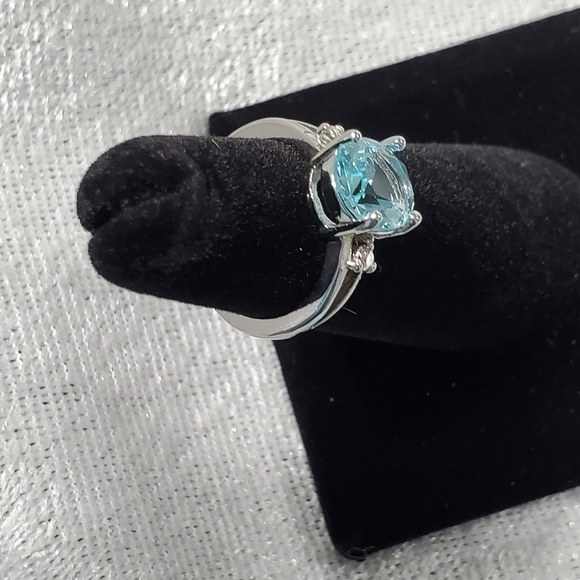 Ring - Picture 3 of 3